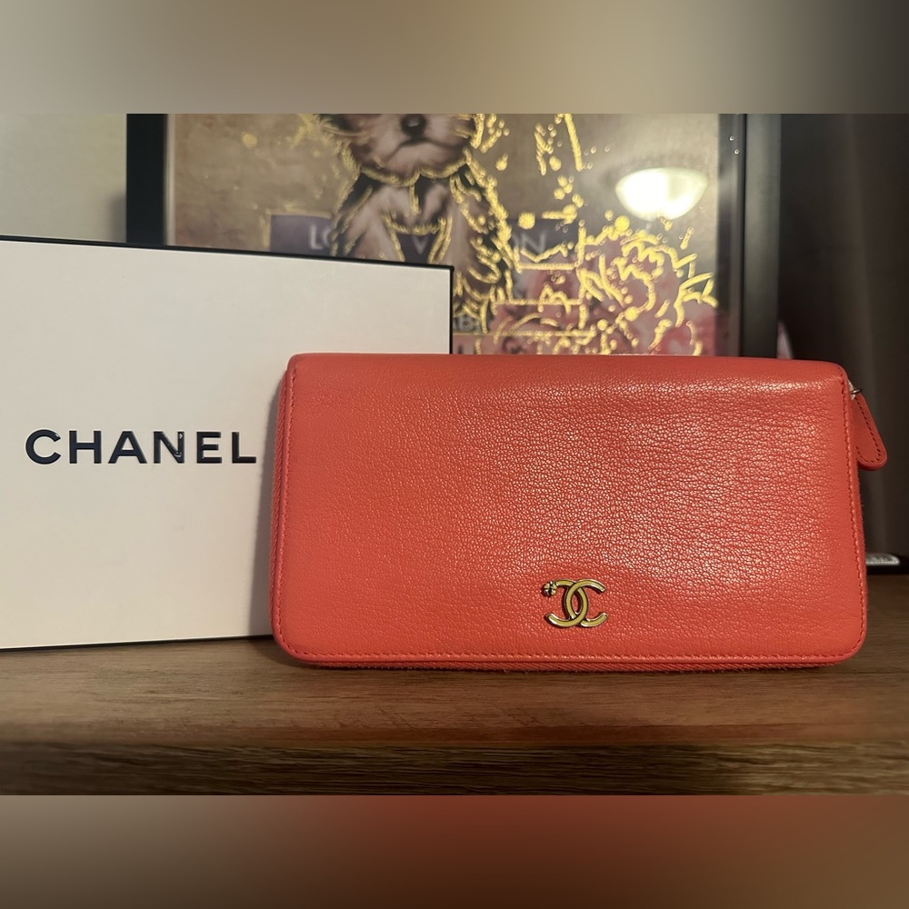 Chanel pink wallet w/floral interior